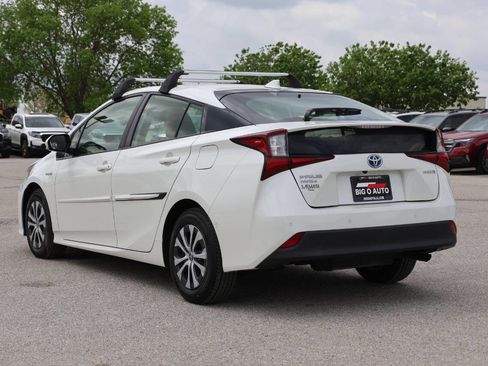 Used 2019 Toyota Prius LE AWD/4WD image 11