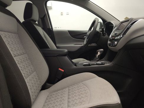 Used 2024 Chevrolet Equinox LT FWD image 21