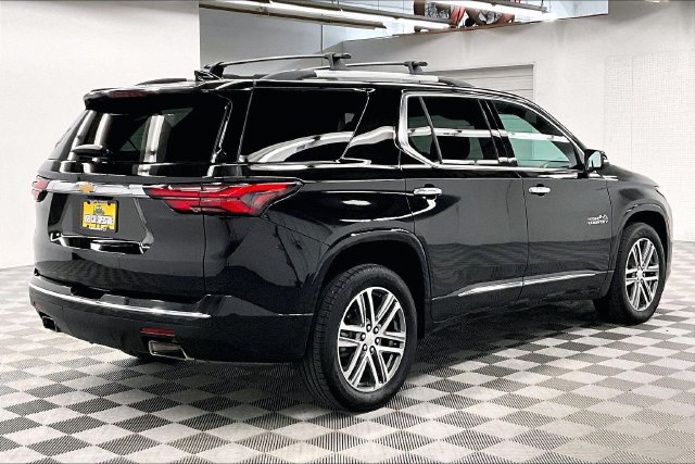 Used 2023 Chevrolet Traverse High Country FWD image 12