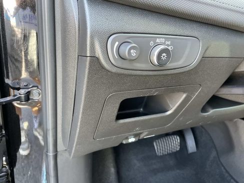Used 2025 Chevrolet TrailBlazer LT AWD/4WD image 14