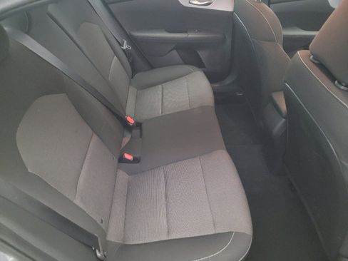 Used 2023 Kia Forte LXS w/ LXS Technology Package image 19