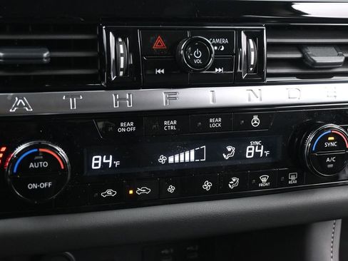 New 2026 Nissan Pathfinder SL image 11