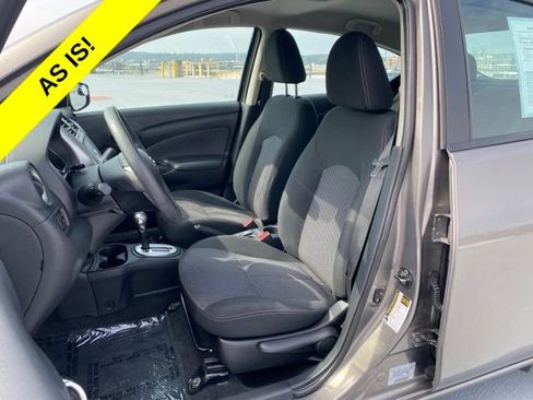 Used 2015 Nissan Versa SV FWD image 14