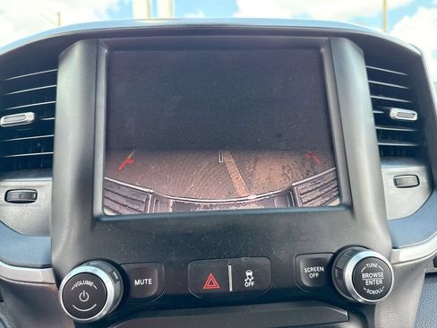 Used 2024 RAM 3500 Big Horn AWD/4WD image 17