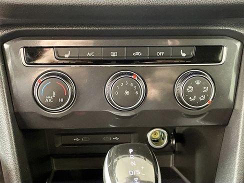 Used 2024 Volkswagen Tiguan S image 9