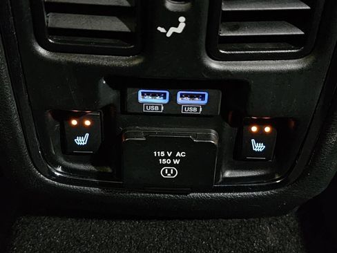 Used 2020 Jeep Grand Cherokee Overland AWD/4WD image 32