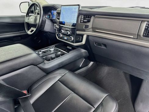 Used 2024 Ford Expedition XLT AWD/4WD image 37