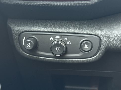 Used 2023 Chevrolet TrailBlazer RS w/ Sun and Liftgate Package image 24