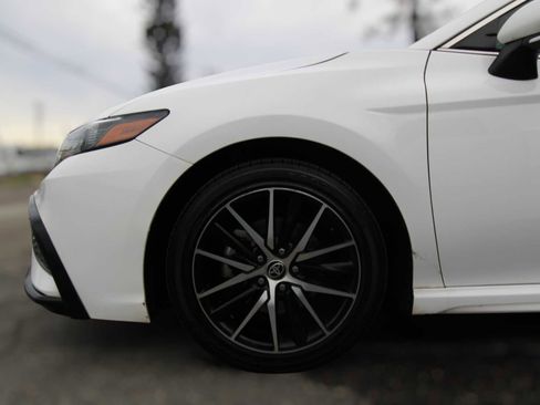 Used 2023 Toyota Camry SE image 15