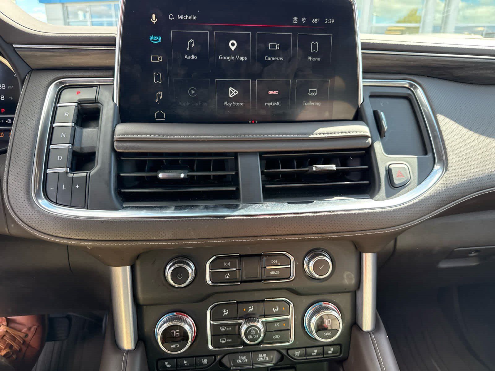 Used 2023 GMC Yukon SLT w/ SLT Premium Package AWD/4WD image 13