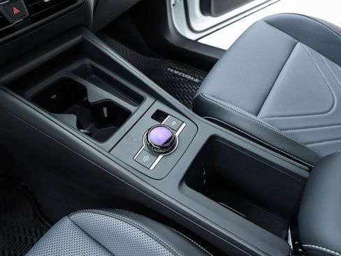 New 2026 Volkswagen Tiguan SE image 24