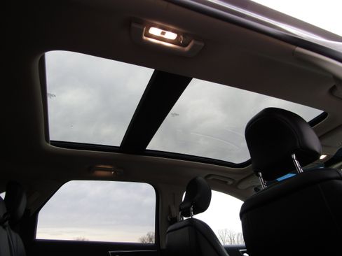 Certified 2019 Ford Edge Titanium w/ Equipment Group 301A image 28