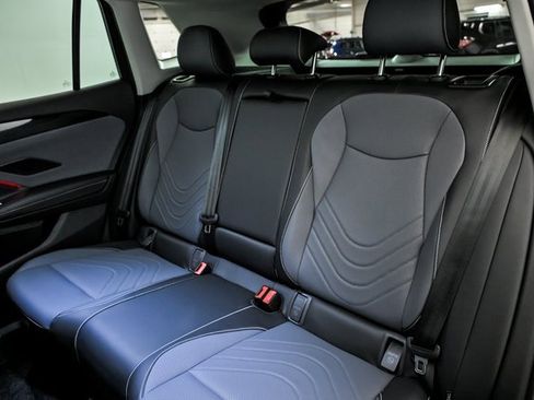 New 2026 Volkswagen Tiguan SE image 9