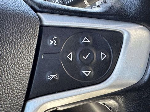 Used 2020 GMC Acadia SLE image 18