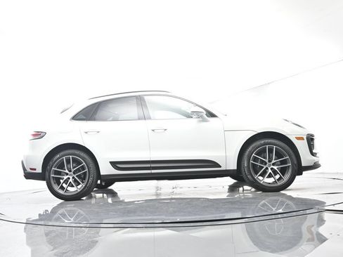 Certified 2025 Porsche Macan AWD/4WD image 54