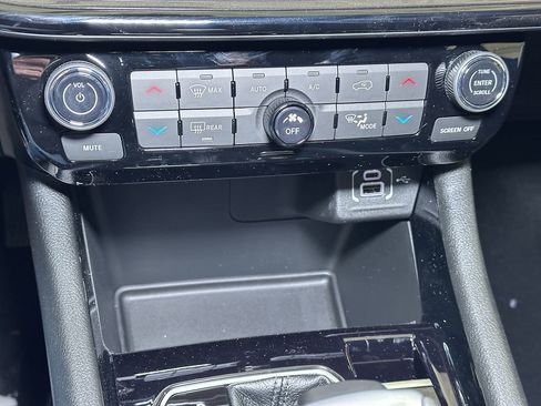 New 2026 Jeep Compass Limited w/ Sun, Sound & Navigation Group image 27