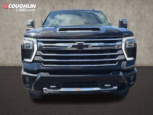Used 2024 Chevrolet Silverado 2500 High Country w/ Technology Package AWD/4WD image 4