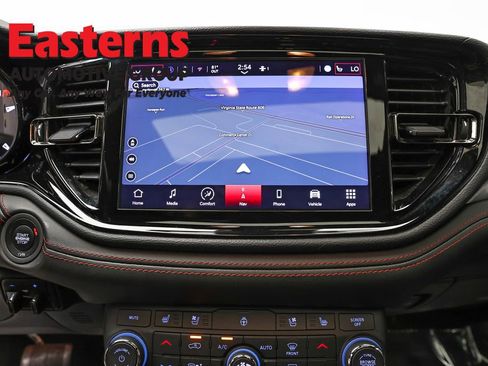 Used 2024 Dodge Durango GT RWD image 11