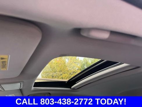 Used 2022 Honda Accord Touring image 11