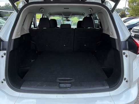 Used 2024 Nissan Rogue SV AWD/4WD image 13