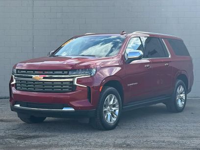 Used 2024 Chevrolet Suburban Premier w/ Premium Package 2