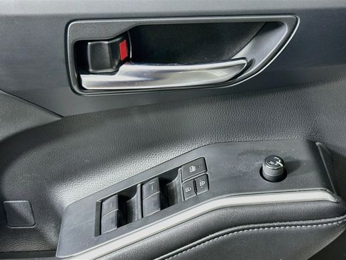 Used 2023 Toyota Highlander XLE FWD image 15