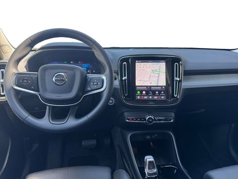 Used 2025 Volvo XC40 B5 Plus AWD/4WD image 28