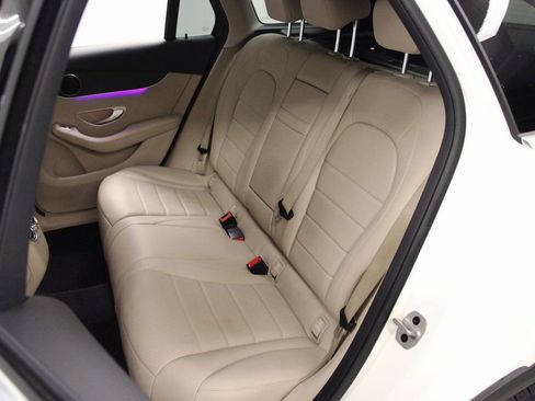 Used 2021 Mercedes-Benz GLC 300 4MATIC image 19