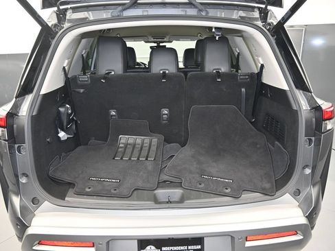 Used 2023 Nissan Pathfinder SL w/ Lighting Package (N92) AWD/4WD image 22