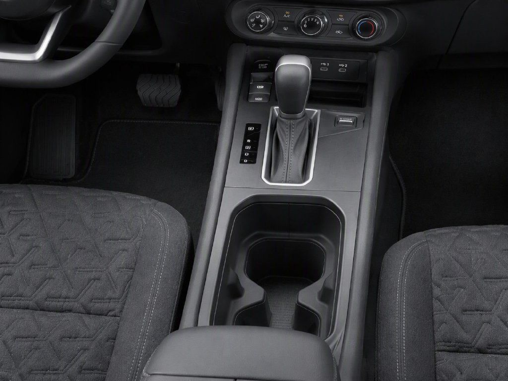 Used 2025 Nissan Kicks SV FWD image 21