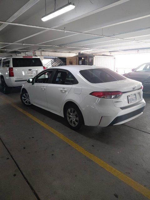 Used 2020 Toyota Corolla LE FWD image 3