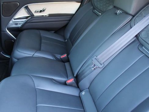 Used 2025 Land Rover Range Rover SV image 5