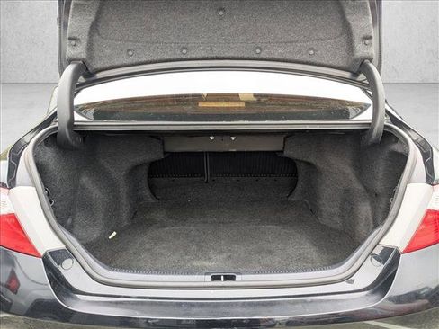 Used 2015 Toyota Camry SE image 6