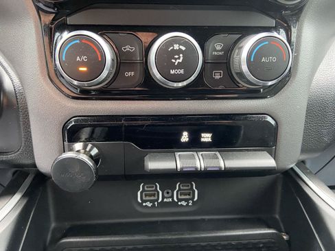 Used 2022 RAM 1500 Big Horn AWD/4WD image 35