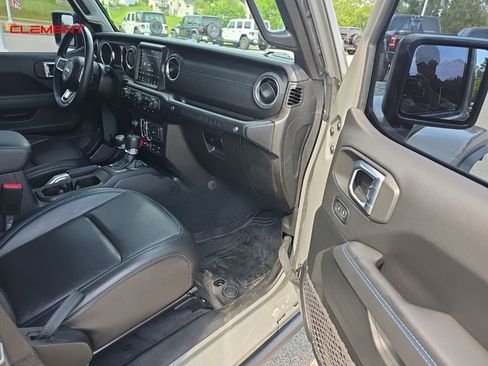 Used 2021 Jeep Wrangler Unlimited Rubicon 4xe w/ Cold Weather Group AWD/4WD image 19