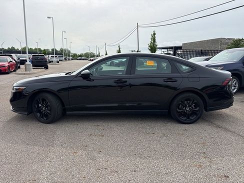 Used 2025 Honda Accord SE image 8