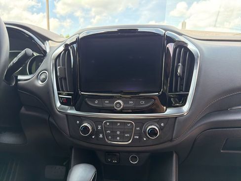 Used 2023 Chevrolet Traverse High Country AWD/4WD image 32