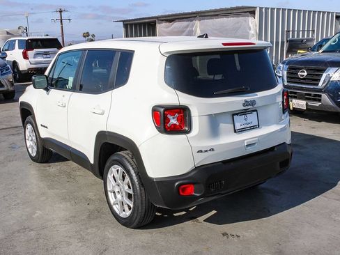Used 2023 Jeep Renegade Latitude AWD/4WD image 7