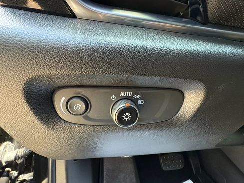 Used 2022 Chevrolet Traverse RS w/ LPO, 'HIT The Road' Package FWD image 35