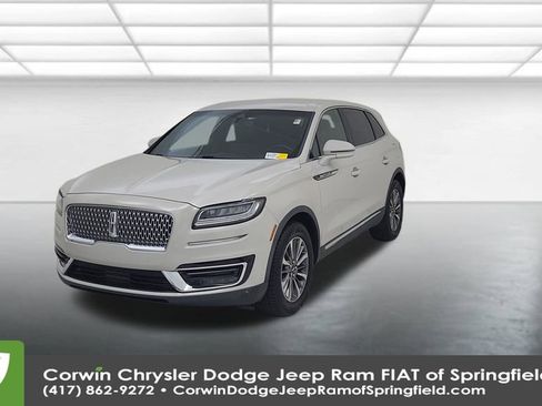 Used 2019 Lincoln Nautilus Select w/ Cargo Utility Package image 6