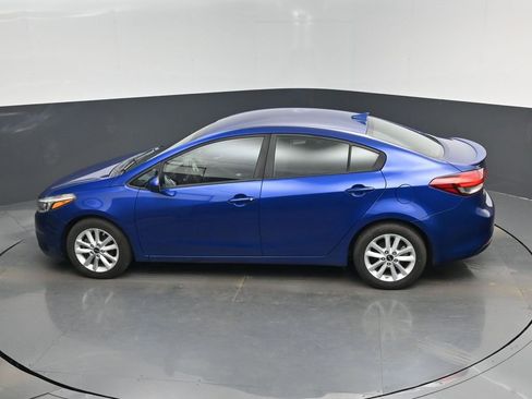 Used 2017 Kia Forte S image 14