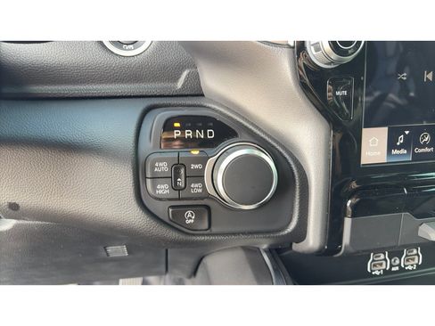 Used 2025 RAM 1500 Big Horn AWD/4WD image 16