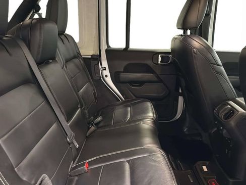 Used 2021 Jeep Wrangler Unlimited Sahara w/ Uconnect 4C Nav & Sound Group AWD/4WD image 14