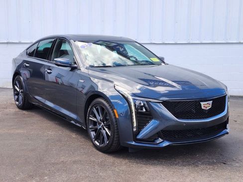 Used 2025 Cadillac CT5 V RWD image 7