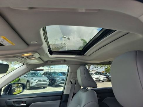 Used 2024 Toyota Highlander XLE image 13