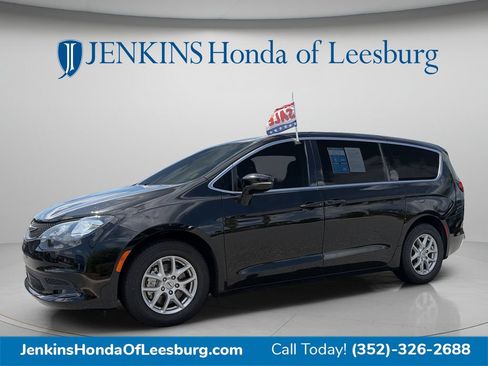 Used 2024 Chrysler Voyager LX FWD image 7