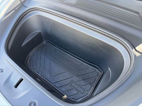 Used 2020 Tesla Model Y Long Range image 27