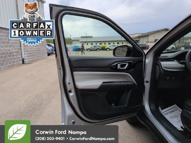 Used 2025 Jeep Compass Limited AWD/4WD image 10