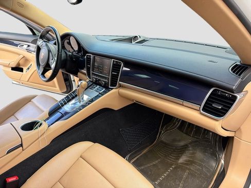Used 2013 Porsche Panamera 4 Platinum Edition AWD/4WD image 33