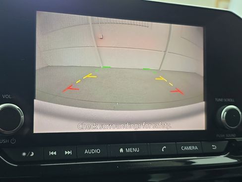 Certified 2022 Nissan Pathfinder SV FWD image 22